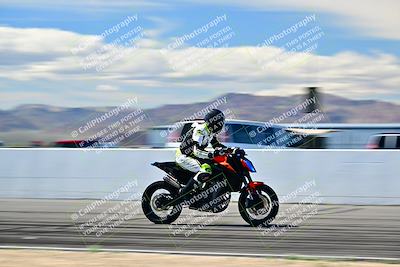 media/Mar-25-2024-Moto Forza (Mon) [[8d4319bd68]]/4-Novice Group/Session 4 Front Straight Speed Pans/